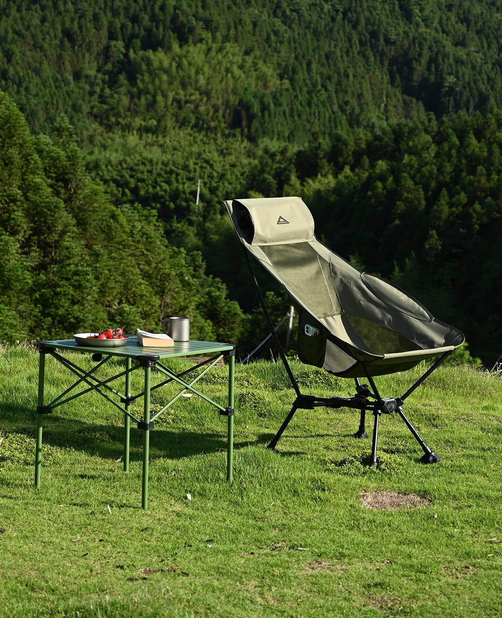 Lightweight Aluminum Folding Square Table C7846